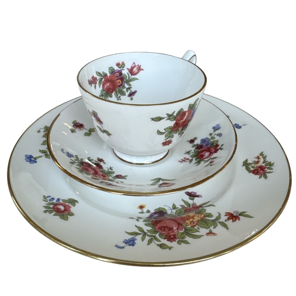 Vintage Crown Staffordshire England Fine Bone China Tea Cup Saucer Floral Gold